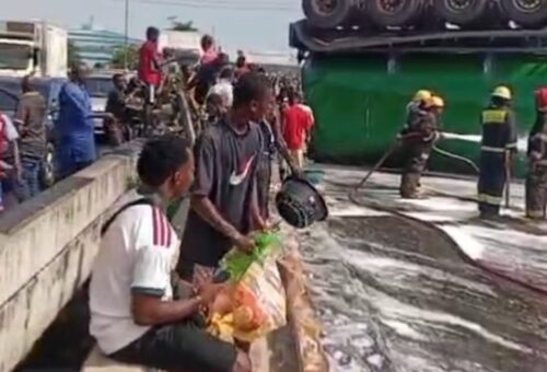 Tanker crash spills 33,000 litres of groundnut oil in Lagos, LASTMA warns against consumption