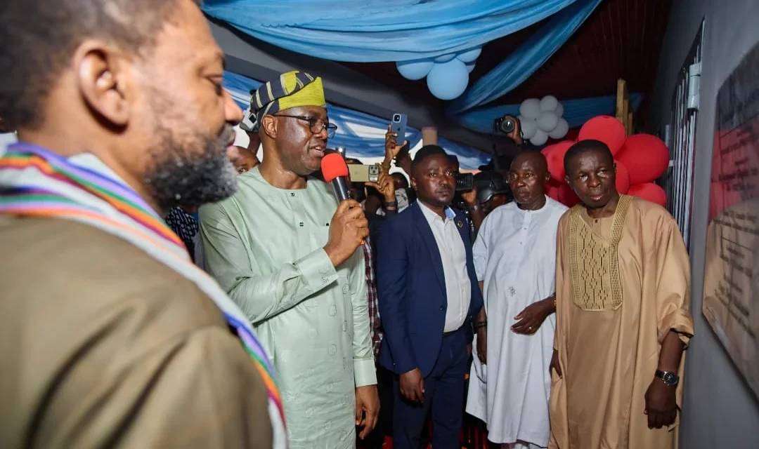 Emadeb: Makinde Inaugurates Science Lab Donated To GCI
