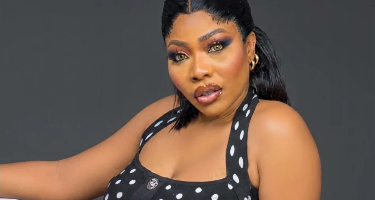 ‘Please forgive me’ – Moment Abia guber candidate Doris Ogala kneels, begs judge