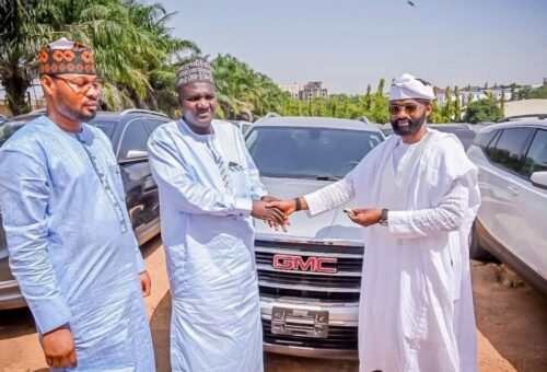 Matawalle Gifts 8 SUVs To 8 Zamfara Lawmakers