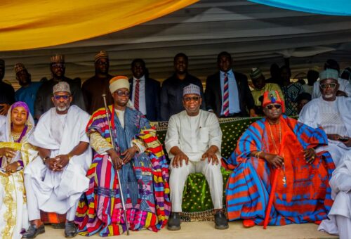 Governor donates ₦60m to Offa hospital project, awards scholarships to 50 students